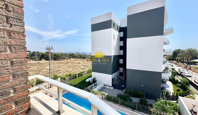   2 soveværelse   feriePenthouse i Punta Prima, Orihuela med   swimmingpool   - € 900 (Ref: 8800101)