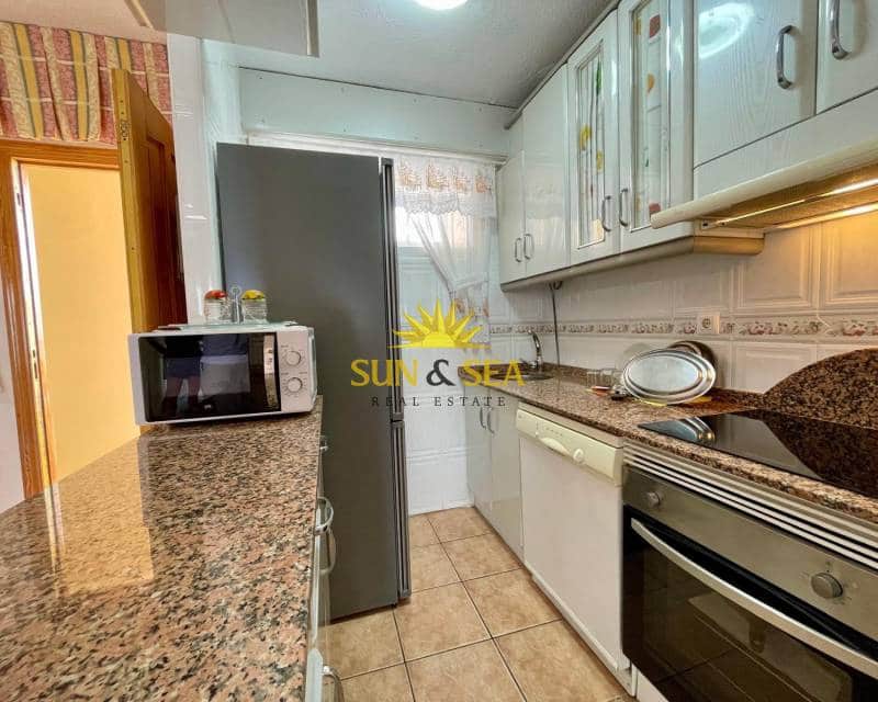 2 makuuhuone Huoneisto vuokrattavana paikassa La Manga del Mar Menor mukana uima-altaan 
autotalli - 700 € (Ref: 8802126)