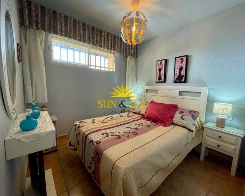 2 makuuhuone Huoneisto vuokrattavana paikassa La Manga del Mar Menor mukana uima-altaan 
autotalli - 700 € (Ref: 8802126)