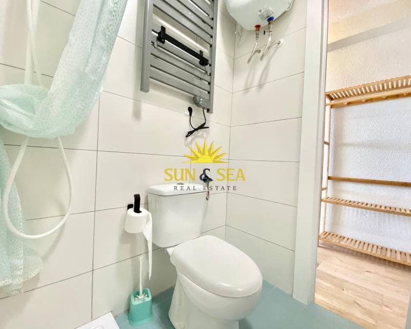 Apartamento de 1 habitación en Guardamar del Segura en alquiler con piscina - 550 € (Ref: 8802127)