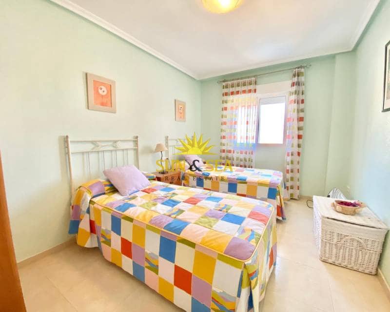 2 soveværelse Lejlighed til leje i Guardamar del Segura med swimmingpool garage - € 1.000 (Ref: 8803125)