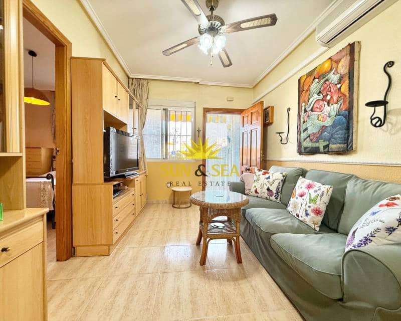 1 chambre Maison de Ville à vendre à Torrevieja avec piscine - 149 990 € (Ref: 8811869)