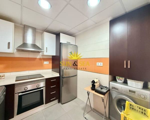 Appartement de 2 chambres à louer à Guardamar Playa, Guardamar del Segura - 800 € (Ref: 8846876)