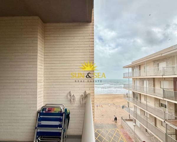 Appartement de 2 chambres à louer à Guardamar Playa, Guardamar del Segura - 800 € (Ref: 8846876)