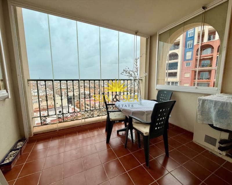 2 slaapkamer Appartement te huur in Torrevieja met zwembad - € 950 (Ref: 8848043)