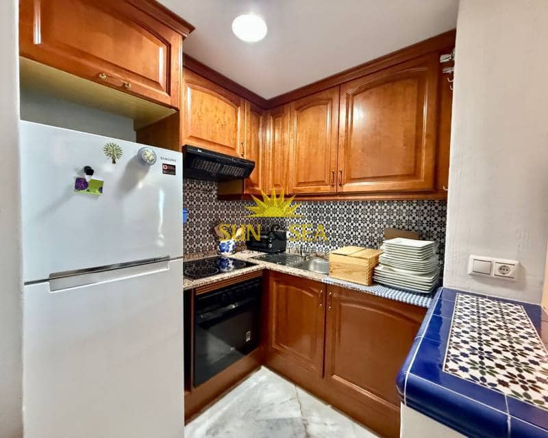 2 slaapkamer Appartement te huur in Torrevieja met zwembad - € 950 (Ref: 8848043)