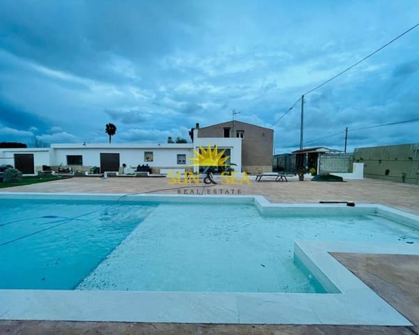 Chalet de 4 habitaciones en Dolores en venta con piscina garaje - 636.600 € (Ref: 8851142)