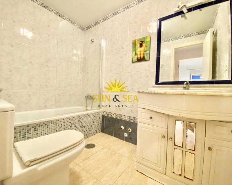 2 quarto Apartamento para arrendar em Guardamar del Segura com garagem - 800 € (Ref: 8865714)