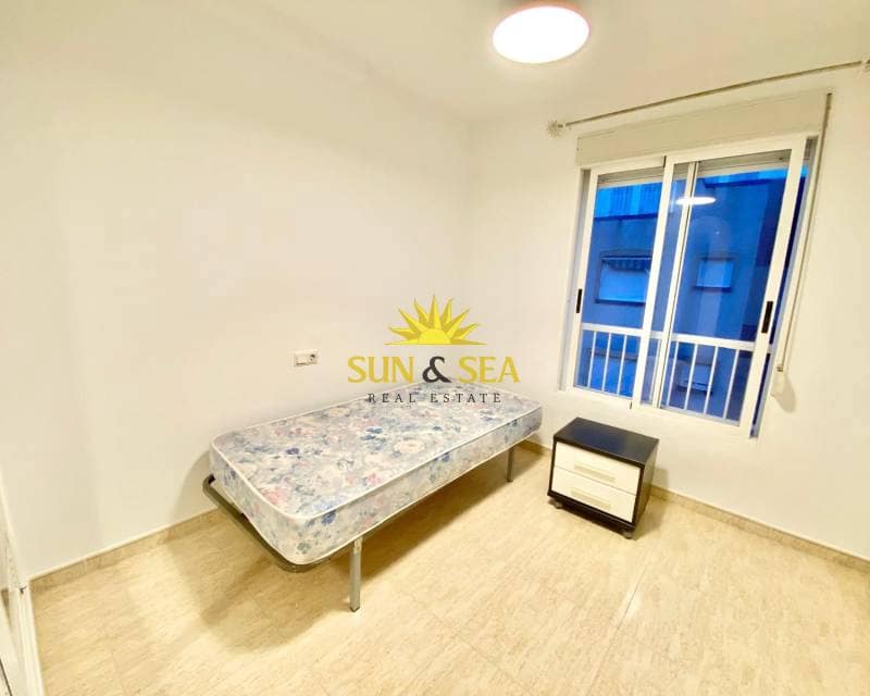 2 quarto Apartamento para arrendar em Guardamar del Segura com garagem - 800 € (Ref: 8865714)