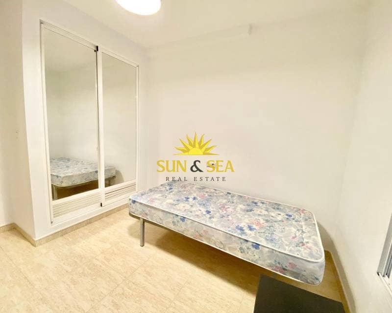 2 quarto Apartamento para arrendar em Guardamar del Segura com garagem - 800 € (Ref: 8865714)