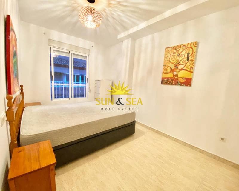 2 quarto Apartamento para arrendar em Guardamar del Segura com garagem - 800 € (Ref: 8865714)