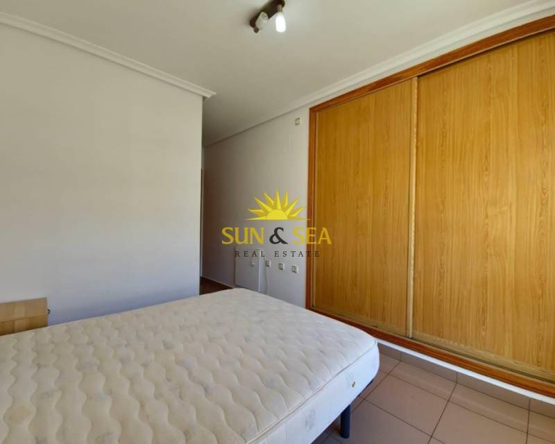 2 makuuhuone Huoneisto vuokrattavana paikassa Orihuela Costa mukana uima-altaan - 850 € (Ref: 8878217)