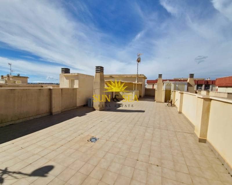 2 makuuhuone Huoneisto vuokrattavana paikassa Orihuela Costa mukana uima-altaan - 850 € (Ref: 8878217)