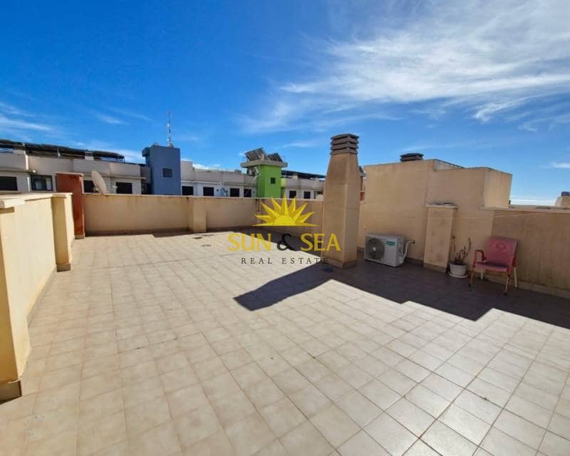 2 makuuhuone Huoneisto vuokrattavana paikassa Orihuela Costa mukana uima-altaan - 850 € (Ref: 8878217)