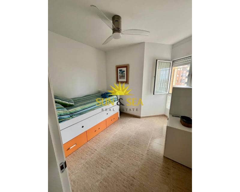 Apartamento de 2 habitaciones en Dehesa de Campoamor en alquiler con piscina garaje - 950 € (Ref: 8886986)