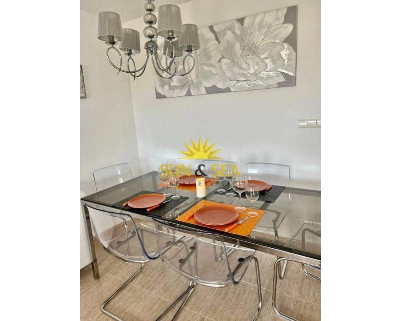 Apartamento de 2 habitaciones en Dehesa de Campoamor en alquiler con piscina garaje - 950 € (Ref: 8886986)