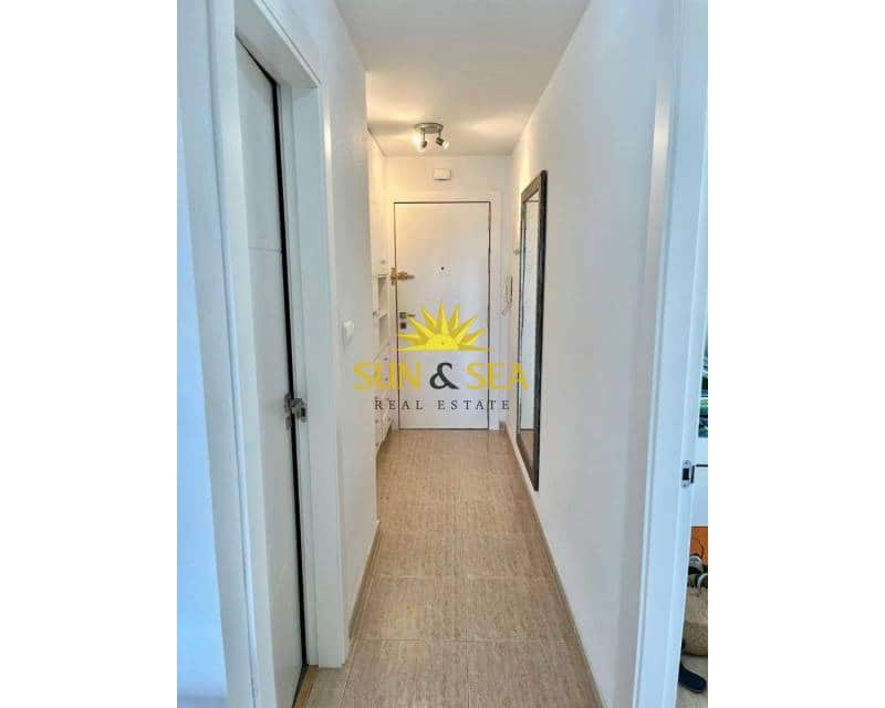 Apartamento de 2 habitaciones en Dehesa de Campoamor en alquiler con piscina garaje - 950 € (Ref: 8886986)