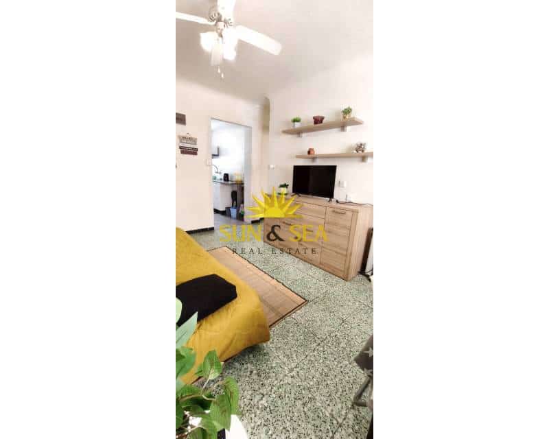 Apartamento de 2 habitaciones en Santa Pola en alquiler - 800 € (Ref: 8893669)