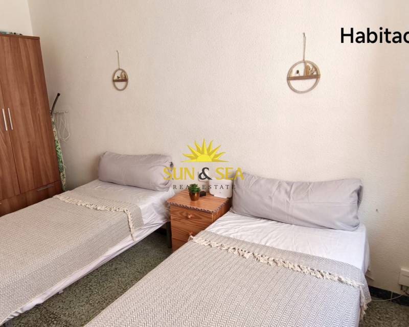 Apartamento de 2 habitaciones en Santa Pola en alquiler - 800 € (Ref: 8893669)