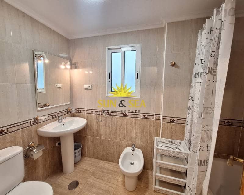 2 makuuhuone Huoneisto vuokrattavana paikassa Torrevieja - 800 € (Ref: 8893670)