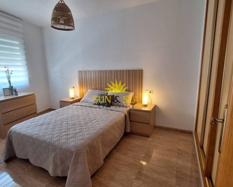 2 makuuhuone Huoneisto vuokrattavana paikassa Torrevieja - 800 € (Ref: 8893670)