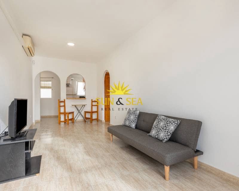 2 soverom Penthouse til leie i Torrevieja - € 750 (Ref: 8895395)