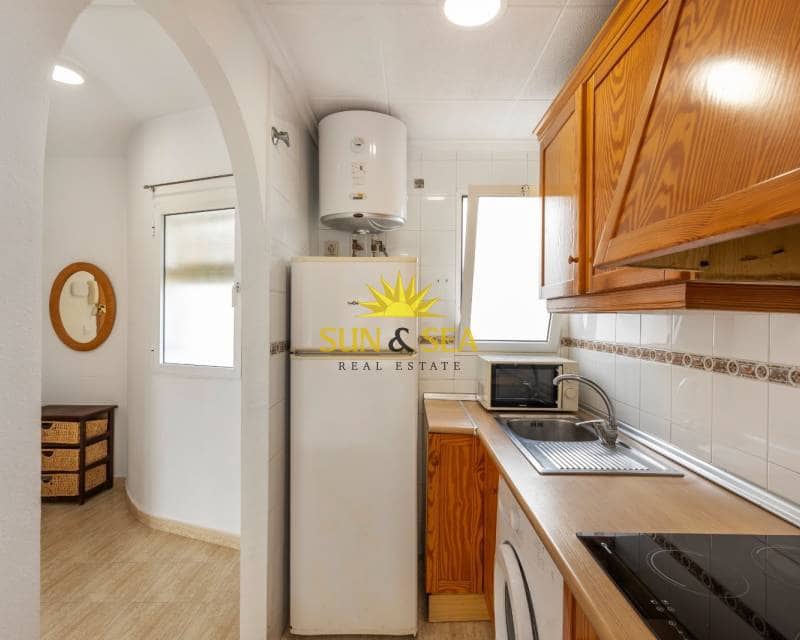 2 soverom Penthouse til leie i Torrevieja - € 750 (Ref: 8895395)