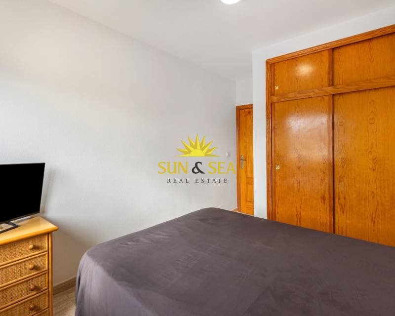 2 soverom Penthouse til leie i Torrevieja - € 750 (Ref: 8895395)