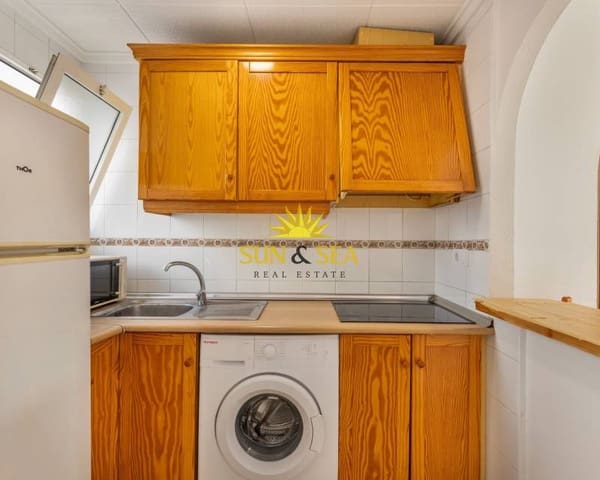 2 Zimmer Penthouse zu vermieten in Centro, Torrevieja mit Pool - 800 € (Ref: 8895395)