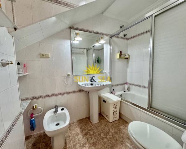 2 quarto Penthouse para venda em Torreblanca, Torrevieja com garagem - 130 000 € (Ref: 8895396)