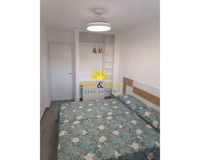 1 Zimmer Apartment zu vermieten in Benidorm mit Pool - 850 € (Ref: 8897827)