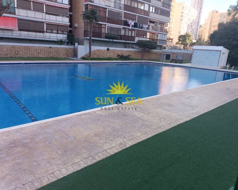 1 Zimmer Apartment zu vermieten in Benidorm mit Pool - 850 € (Ref: 8897827)