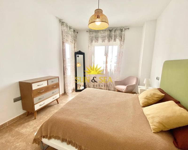 3 sovrum Lägenhet att hyra i Torrevieja med pool garage - 1 300 € (Ref: 8898136)