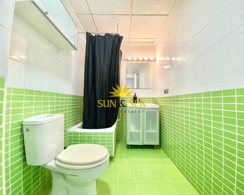 3 sovrum Lägenhet att hyra i Torrevieja med pool garage - 1 300 € (Ref: 8898136)