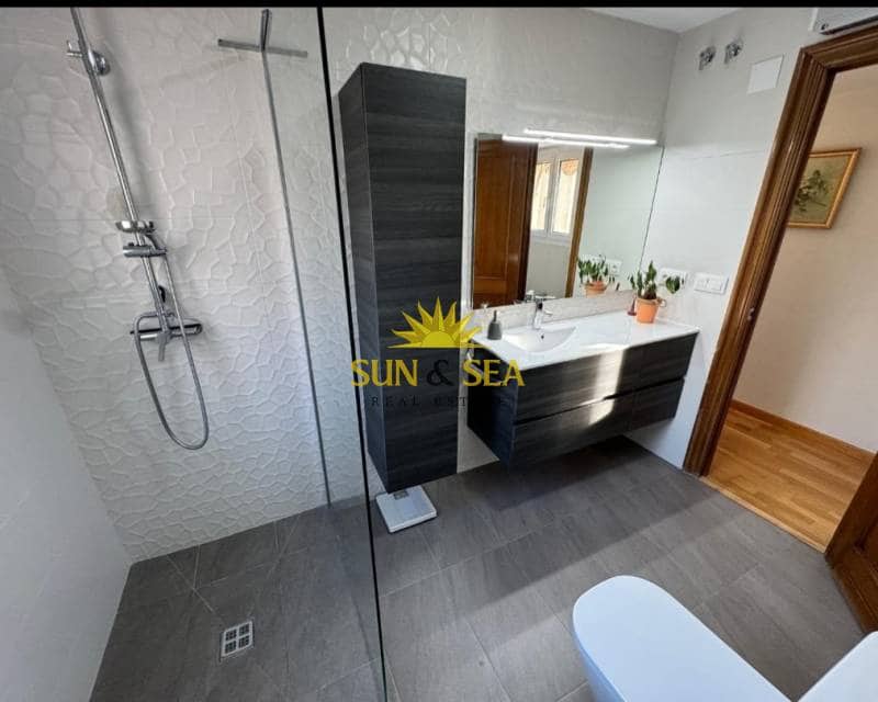 3 bedroom Apartment for sale in Alicante / Alacant city with garage - € 1,195,000 (Ref: 8906945)