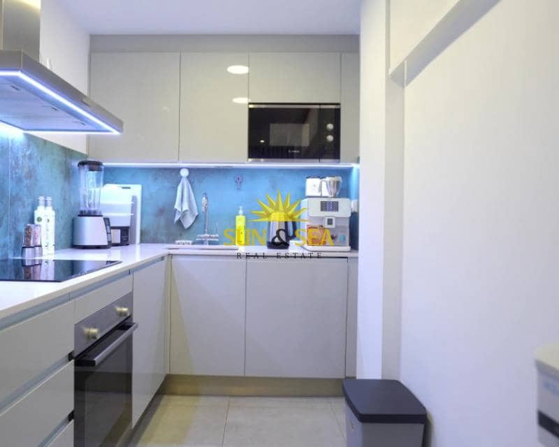 Appartement de 4 chambres à louer à La Villajoyosa / Vila Joiosa avec piscine garage - 2 600 € (Ref: 8906946)