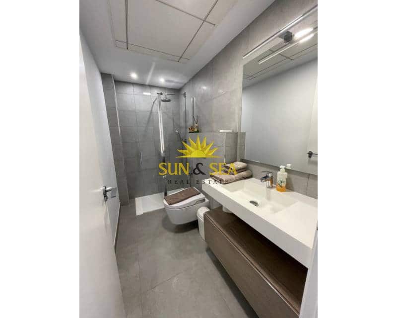 Appartement de 4 chambres à louer à La Villajoyosa / Vila Joiosa avec piscine garage - 2 600 € (Ref: 8906946)