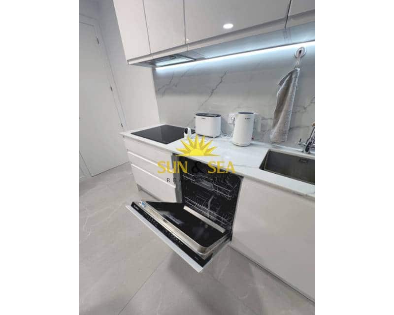 2 soveværelse Lejlighed til leje i Finestrat med swimmingpool - € 2.000 (Ref: 8906950)