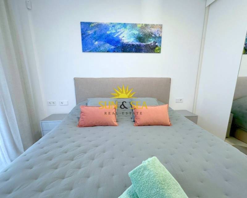 2 soveværelse Lejlighed til leje i Finestrat med swimmingpool - € 2.000 (Ref: 8906950)