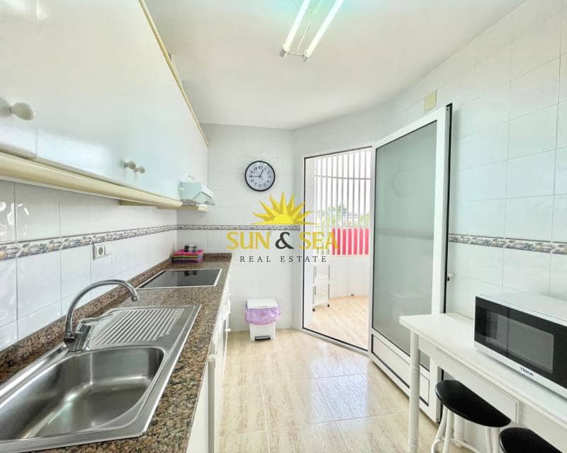 2 soverom Leilighet til salgs i Dehesa de Campoamor med svømmebasseng garasje - € 650 (Ref: 8911441)