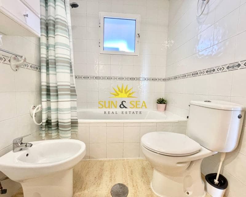 2 soverom Leilighet til salgs i Dehesa de Campoamor med svømmebasseng garasje - € 650 (Ref: 8911441)