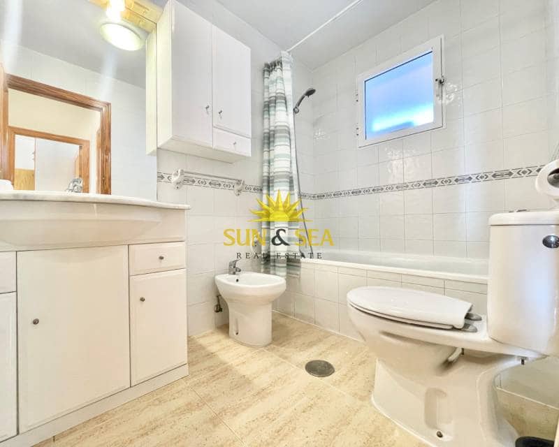 2 soverom Leilighet til salgs i Dehesa de Campoamor med svømmebasseng garasje - € 650 (Ref: 8911441)