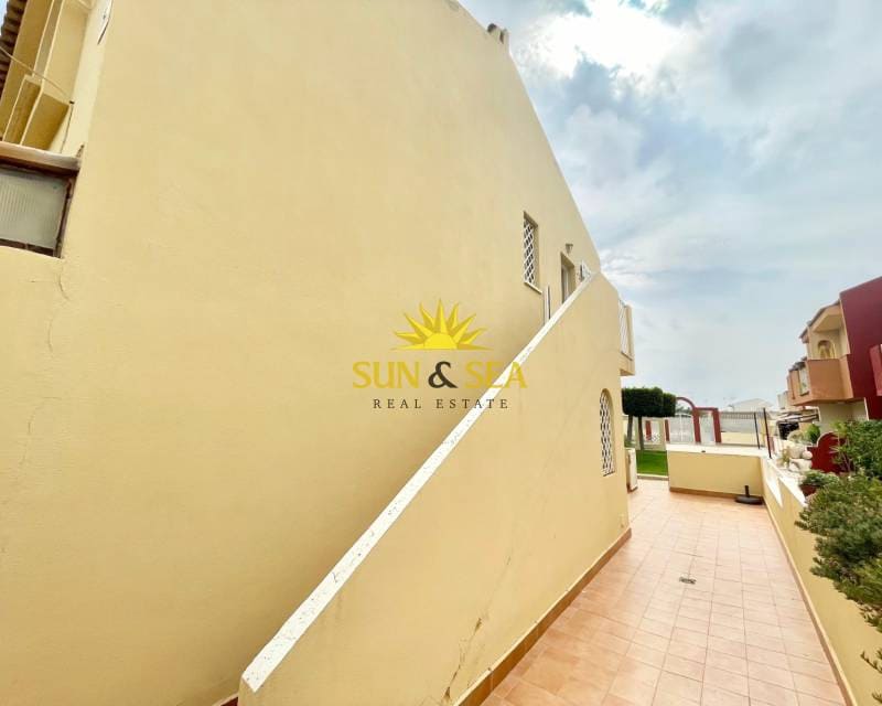 2 slaapkamer Huis te huur in Santiago de la Ribera met zwembad garage - € 800 (Ref: 8912086)