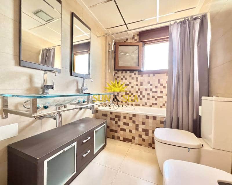 3 slaapkamer Appartement te huur in Guardamar del Segura met zwembad garage - € 2.100 (Ref: 8912475)