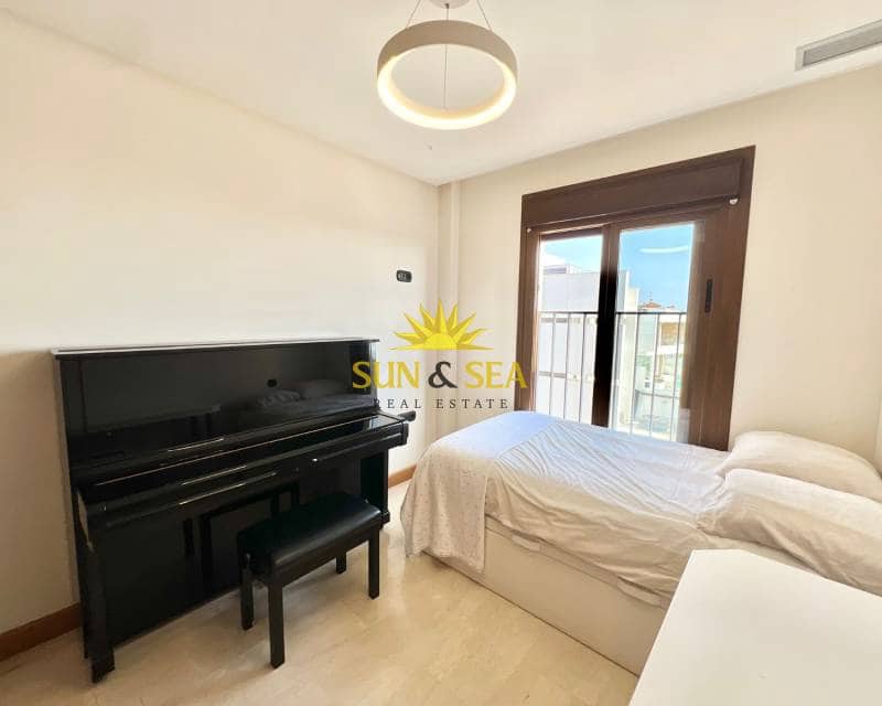 3 slaapkamer Appartement te huur in Guardamar del Segura met zwembad garage - € 2.100 (Ref: 8912475)