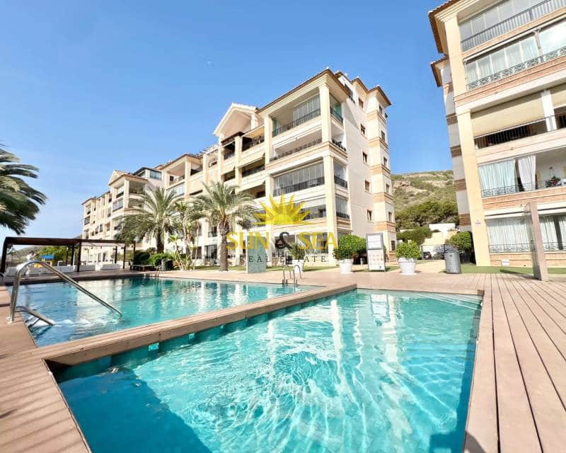 3 slaapkamer Appartement te huur in Guardamar del Segura met zwembad garage - € 2.100 (Ref: 8912475)