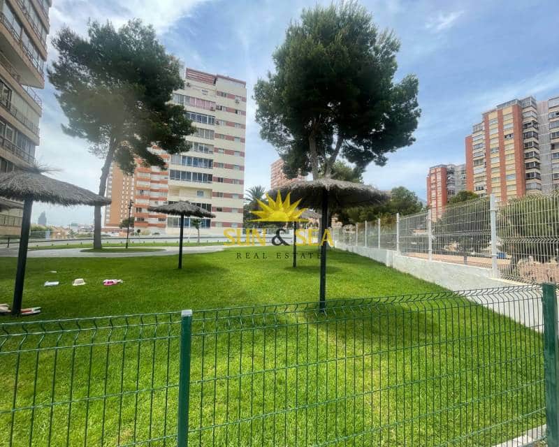 3 bedroom Apartment for holiday rental in Benidorm with pool garage - € 1,900 (Ref: 8920012)