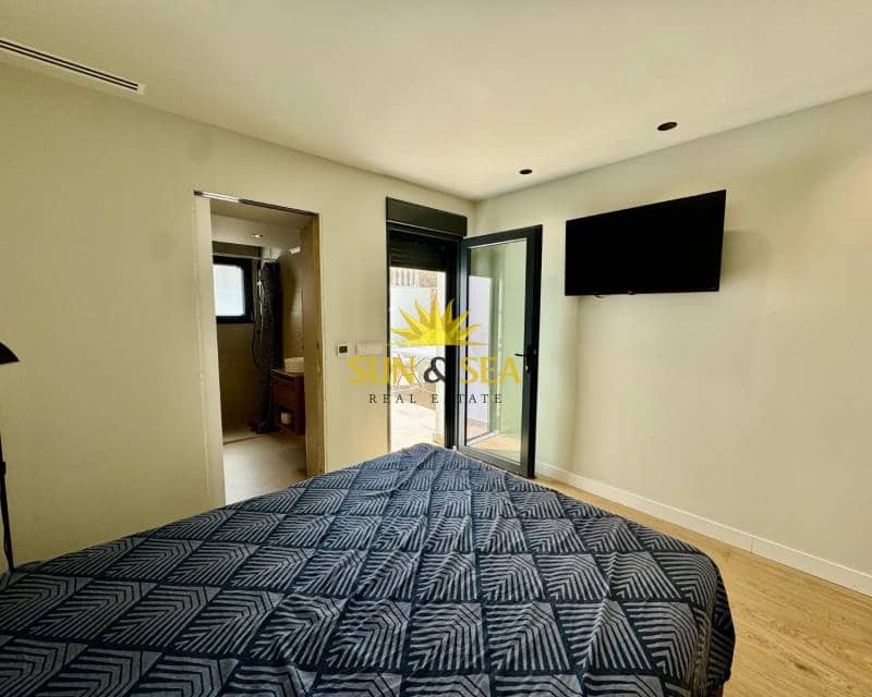 3 bedroom Villa for rent in Los Altos with pool garage - € 3,000 (Ref: 8920899)