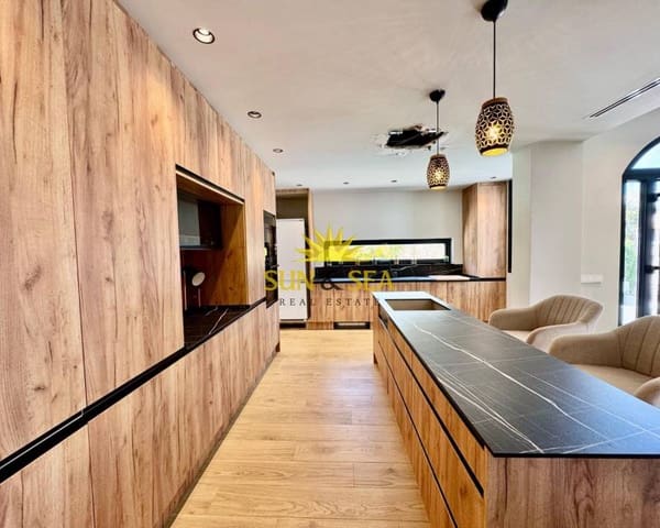 3 sypialnia Willa do wynajęcia w Los Altos z basenem garażem - 3 000 € (Ref: 8920899)