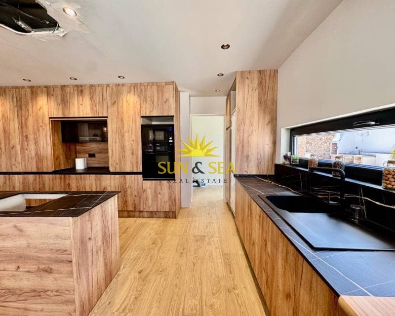 3 bedroom Villa for rent in Los Altos with pool garage - € 3,000 (Ref: 8920899)